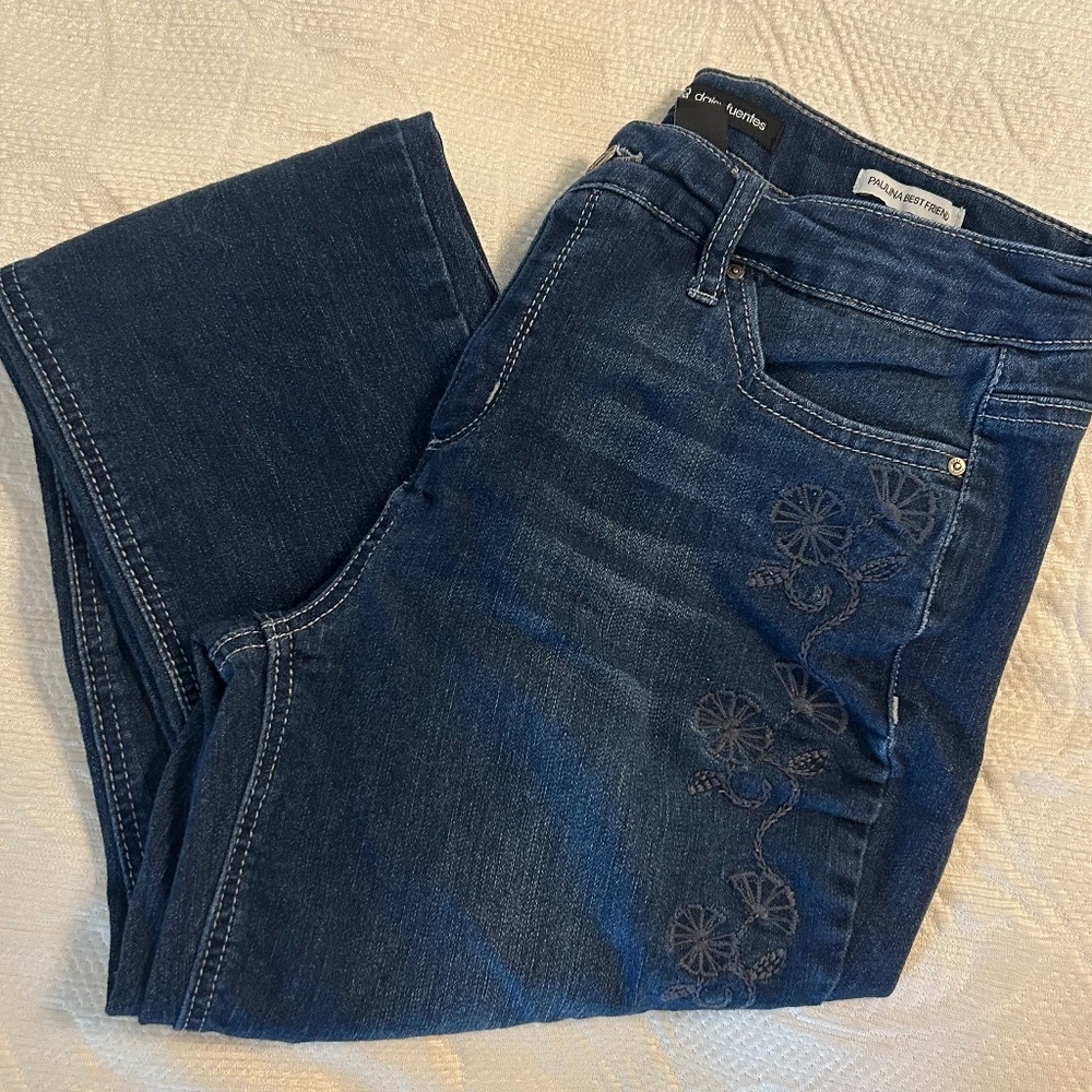 Women’s Daisy Fuentes Brand Embroidered Blue Jeans | Size 6